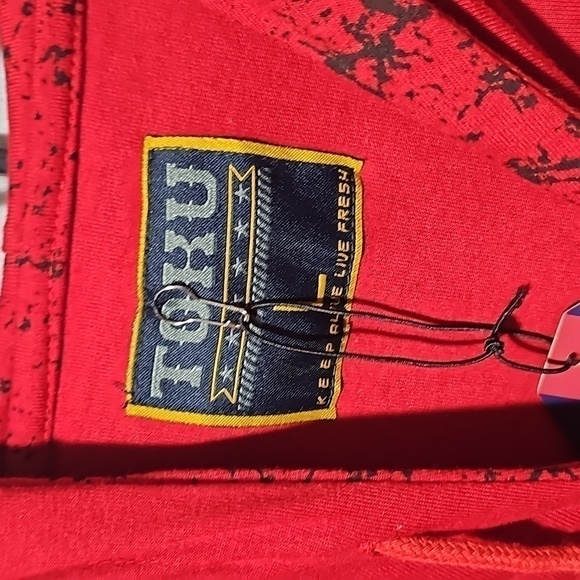 Toku Confident‎ and Courageous Size Red Hoodie Size Large NWT - Picture 3 of 4